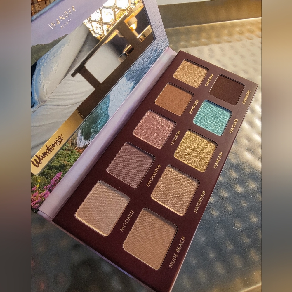 BRAND NEW Wander Beauty Wanderess escape eyeshadow pallet